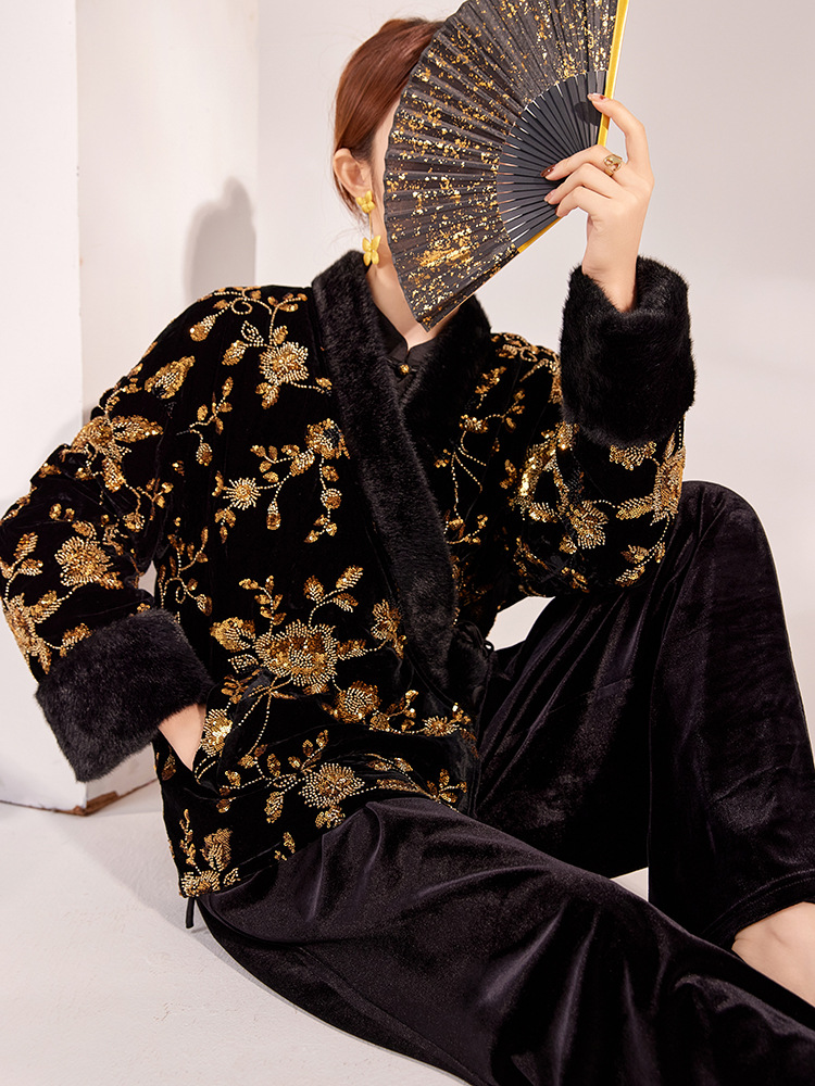 Winter Clothing - 新しい中国風の冬の婦人服、高級Vネック新しい中国風のゴールドビーズ刺繍入りコットンジャケットコートアウター