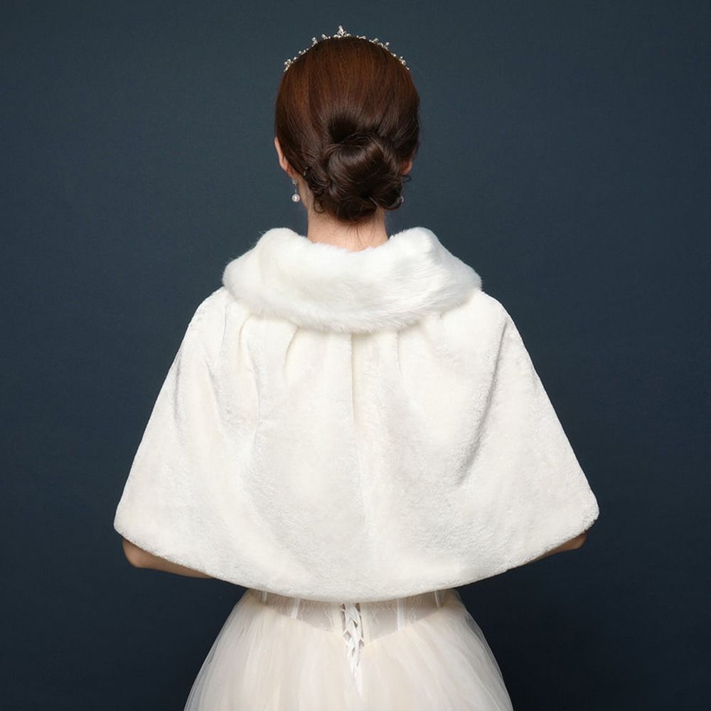 ホワイトレディースウィンターシックンプラッシュラップストール - Winter Clothing Online のレビューと価格